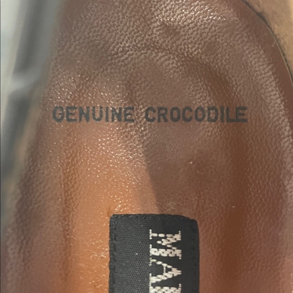 MARIO VALENTINO ITALIAN GENUINE CROCODILE PUMPS FTL-03-131 - Picture 9 of 11